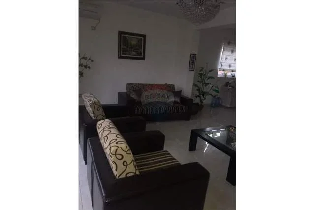 Tirane, shitet apartament 3 Katshe Kati 0, 275 m² 550.000 Euro (Shkolla e Bashkuar, prane Shkolles "Bajram Curri")