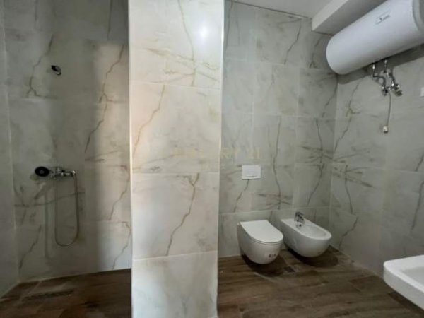 Tirane, jepet me qera apartament 3+1 Kati 4, 117 m² 500 Euro (Kompleksi Magnet)