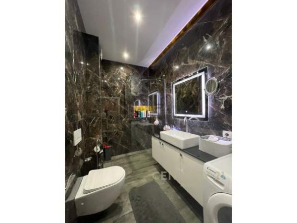 Shitet Apartamet-Papafingo 2+1 Kodra e Diellit! Kati 6, 91 m² 155.000 Euro