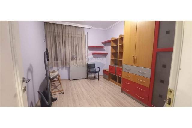Tirane, jepet me qera apartament 2+1 Kati 2, 130 m² 800 Euro (liceu artistik)