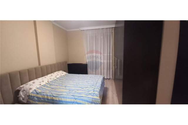 Tirane, jepet me qera apartament 2+1 Kati 2, 130 m² 800 Euro (liceu artistik)