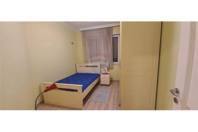 Tirane, jepet me qera apartament 2+1 Kati 2, 130 m² 800 Euro (liceu artistik)