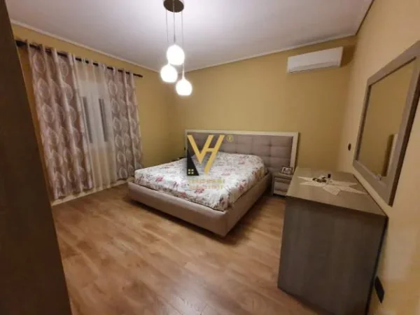 Tirane, shitet Vile 3 Katshe Kati 0, 590 m² 950.000 Euro (ZOGU I ZI)