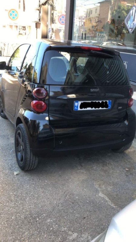Tirane, shes makine smart Viti 2009, 3.800 Euro