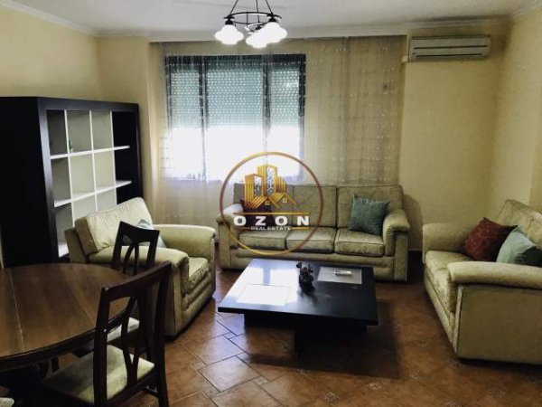 Tirane, jepet me qera apartament 2+1+BLK Kati 4, 120 m² 500 Euro (Ish Ekspozita)