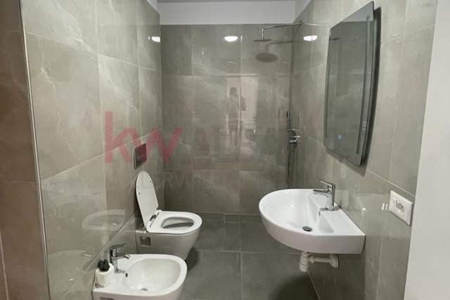 Shqiperi, jepet me qera apartament 1+1 Kati 3, 67 m² 400 Euro (Kongresi i Manastirit,Rruga Bardhyl)