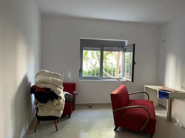 Tirane, jepet me qera apartament 2+1 Kati 2, 80 m² 400 mije Leke (Shkolla e Baletit)