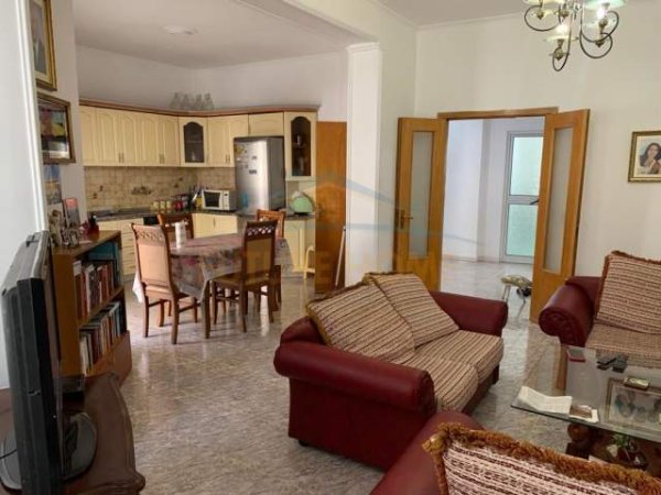 Durres, shitet apartament 3+1+BLK Kati 3, 138 m² 90.000 Euro (Plazh, Durres)