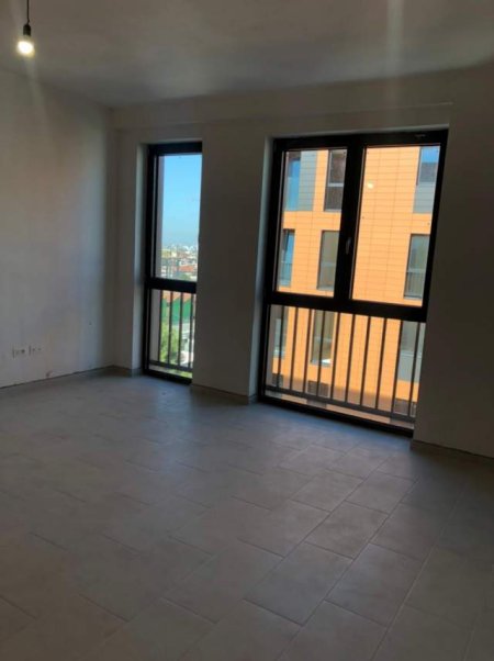 Tirane, jepet me qera apartament 1+1 Kati 6, 60 m² 400 Euro (rruga 5 Maj)