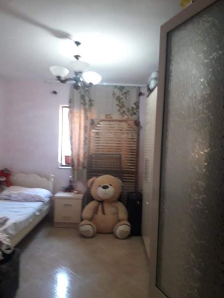 Tirane, shitet apartament 2+1 Kati 3, 74 m² 70.000 Euro (Kombinat)