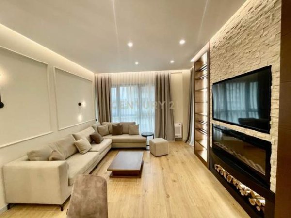 Tirane, jap me qera apartament 1+1 Kati 8, 76 m² 700 Euro (rruga kavajes)