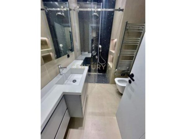 Tirane, jap me qera apartament 1+1 Kati 8, 76 m² 700 Euro (rruga kavajes)