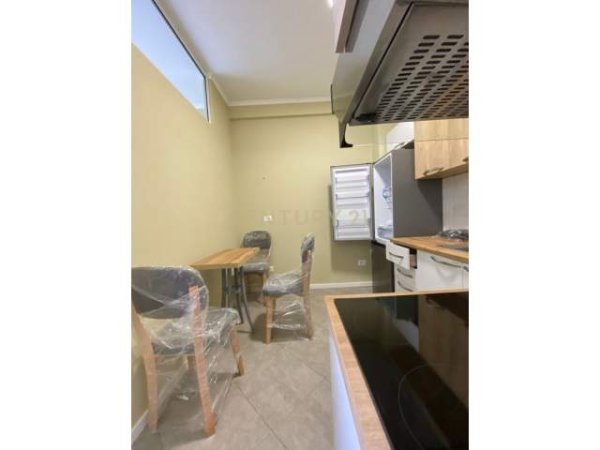 Tirane, jap me qera apartament 2+1 Kati 5, 83 m² 550 Euro (bulevardi ri)