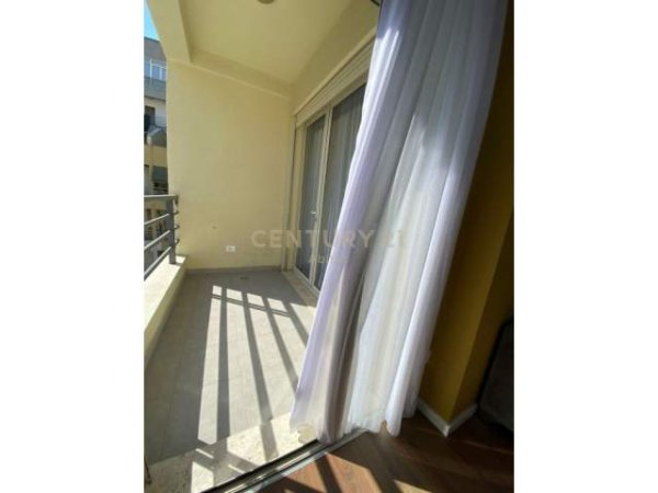 Tirane, jap me qera apartament 2+1 Kati 5, 83 m² 550 Euro (bulevardi ri)