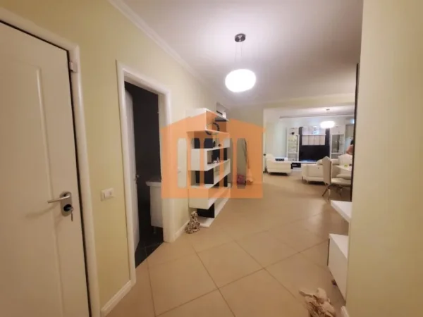 Durres, jepet me qera apartament 3+1+Ballkon Kati 6, 150 m² 800 € (vollga)