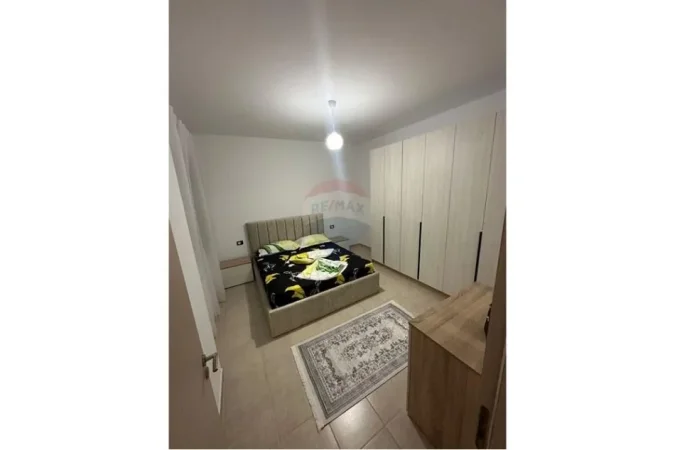 Tirane, jepet me qera apartament 2+1 Kati 7, 100 m² 500 € (Astir,)