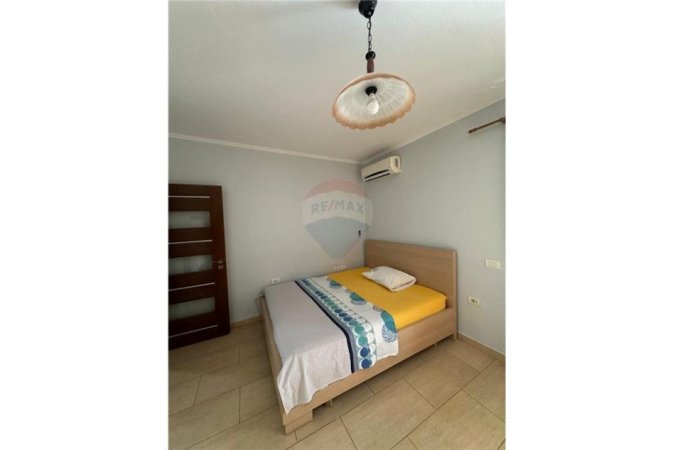 Tirane, jepet me qera apartament 1+1 Kati 4, 65 m² 550 € (Abdyl Frasheri - Bllok - Libri Universitar,)