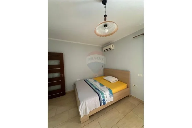 Tirane, jepet me qera apartament 1+1 Kati 4, 65 m² 550 € (Abdyl Frasheri - Bllok - Libri Universitar,)