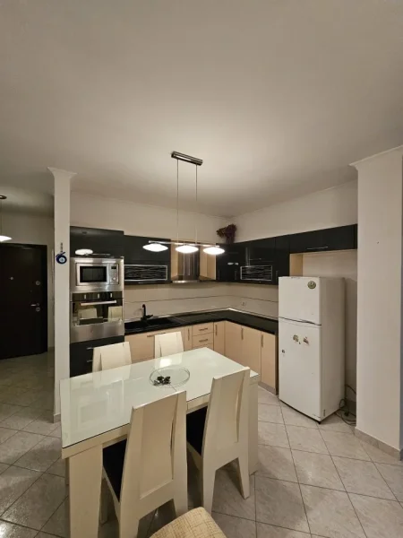 Tirane, jepet me qera apartament 2+1 Kati 5, 100 m² 350 € (Fresk , Rruga Feim Ibrahimi Tirane)