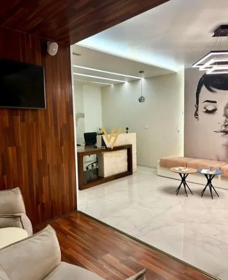 Tirane, shitet ambjent biznesi Kati 0, 152 m² 484.000 € (ISH EKSPOZITA SOT)