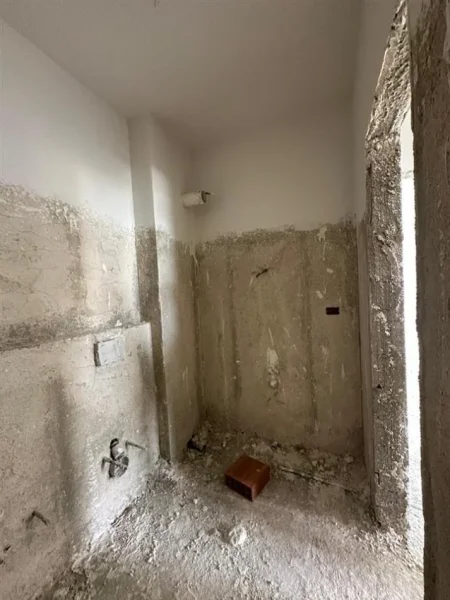 Tirane, shitet apartament 1+1 Kati 8, 80 m² 86.690 € (Yzberisht)