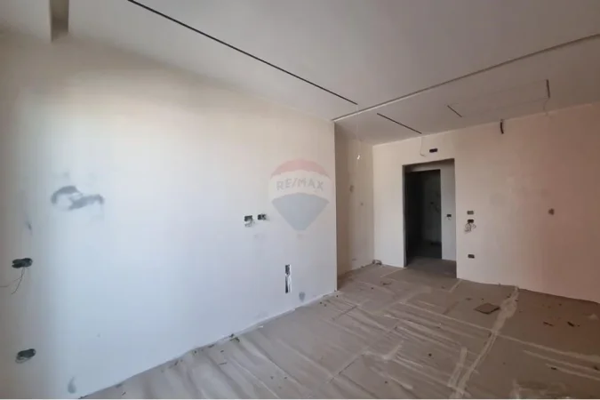 Tirane, jepet me qera ambjent biznesi Kati 8, 264 m² 48.000 € (APARTAMENT 3+1+2+PARKIM PER QIRA TE LION PARK!)