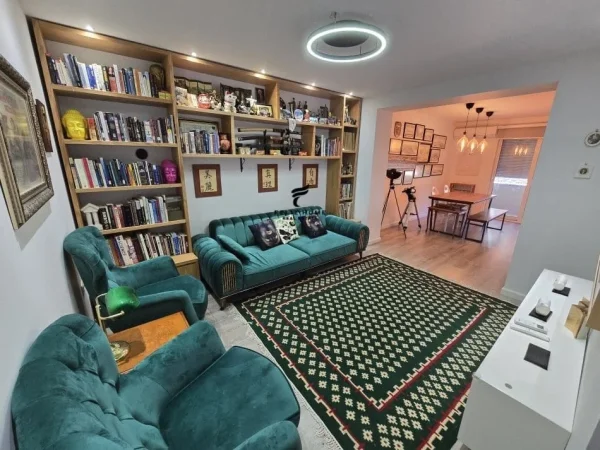 Tirane, shitet apartament 2+1 Kati 3, 100 m² 257.000 € (BLLOKU)