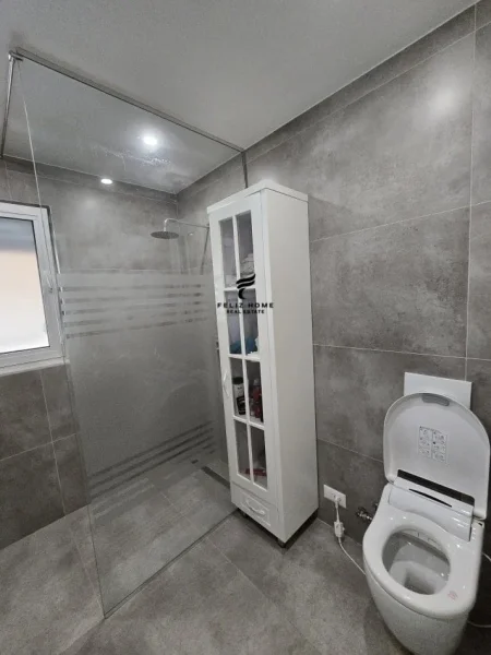 Tirane, shitet apartament 2+1 Kati 3, 100 m² 257.000 € (BLLOKU)