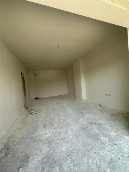 Tirane, shitet apartament 1+1+Ballkon Kati 8, 78 m² 86.690 € (Yzberisht)