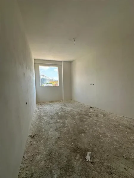 Tirane, shitet apartament 1+1+Ballkon Kati 8, 78 m² 86.690 € (Yzberisht)