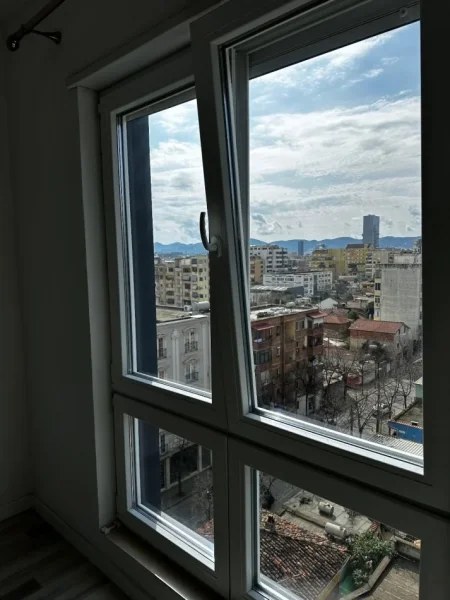 Tirane, jepet me qera apartament 2+1 Kati 7, 105 m² 800 € (Rruga Hoxha Tasim)