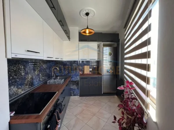Durres, shitet apartament 3+1 Kati 8, 118 m² 140.000 € (Plazh Iliria, Durres)