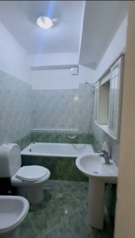 Tirane, jepet me qera apartament 1+1+Ballkon Kati 3, 62 m² 540 € (MYSLYM SHYRI)