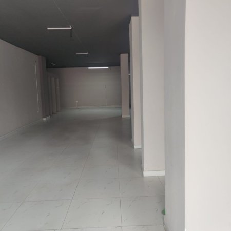 Tirane, jepet me qera ambjent biznesi Kati 0, 140 m² 1.500 € (BRRYLI)