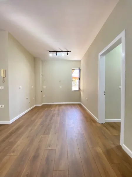Tirane, shitet apartament 2+1+Ballkon Kati 5, 90 m² 185.000 € (Selvia)