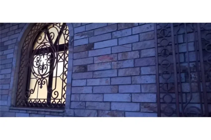 Tirane, shitet zyre Kati 0, 170 m² 479.600 € (Ambjent Komercial ne Shitje)