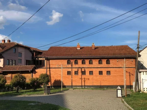 Gjakove, shitet 2+1 Kati 2, 400 m² 400.000 € (Bajram Daklani-Hadum-Gjakove)