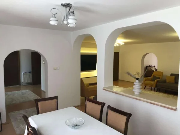 Gjakove, shitet 2+1 Kati 2, 400 m² 400.000 € (Bajram Daklani-Hadum-Gjakove)