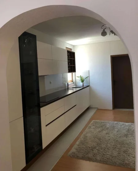 Gjakove, shitet 2+1 Kati 2, 400 m² 400.000 € (Bajram Daklani-Hadum-Gjakove)