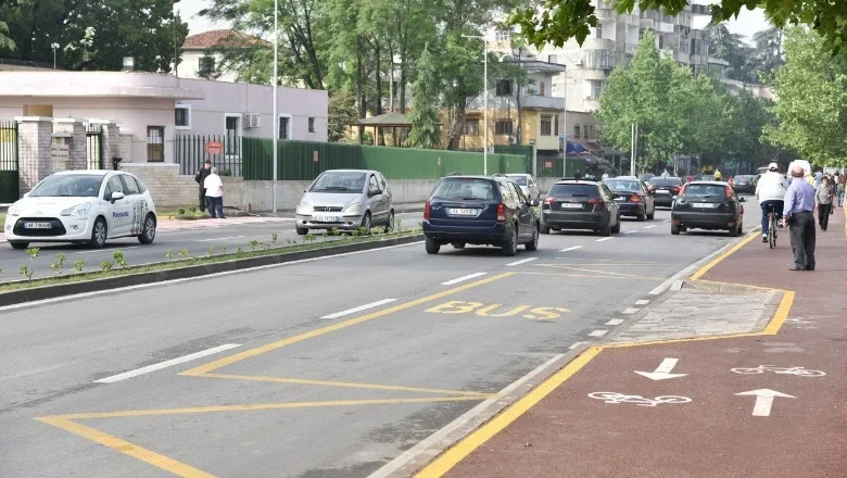 Tirane, shitet ambjent biznesi Kati 2, 141 m² 170.000 € (SHITET AMBIENT BIZNESI TEK RRUGA E DIBRES!)