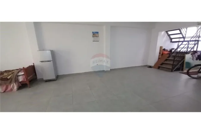 Tirane, shitet ambjent biznesi Kati 2, 141 m² 170.000 € (SHITET AMBIENT BIZNESI TEK RRUGA E DIBRES!)