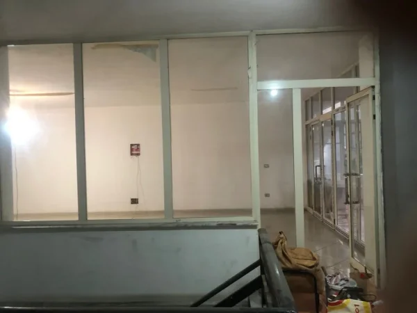 Tirane, jepet me qera ambjent biznesi Kati 1, 160 m² 400 € (Rruga Ibrahim Rugova)