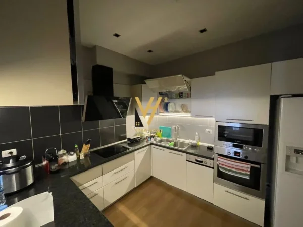 Tirane, jepet me qera apartament 2+1+Ballkon Kati 10, 130 m² 2.200 € (RRUGA E ELBASANIT)