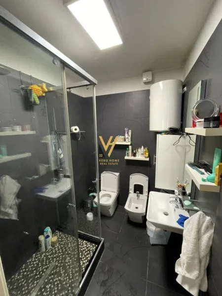 Tirane, jepet me qera apartament 2+1+Ballkon Kati 10, 130 m² 2.200 € (RRUGA E ELBASANIT)