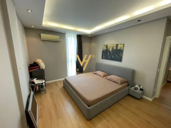 Tirane, jepet me qera apartament 2+1+Ballkon Kati 10, 130 m² 2.200 € (RRUGA E ELBASANIT)