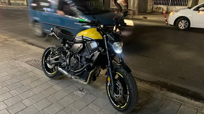 Tirane, shes Motociklete Yamaha XSR700 ABS , gri e erret 38.000 km 5.900 €