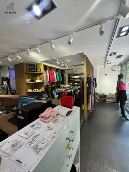 Tirane, shitet ambjent biznesi Kati 0, 84 m² 440.000 € (Sheshi Wilson)