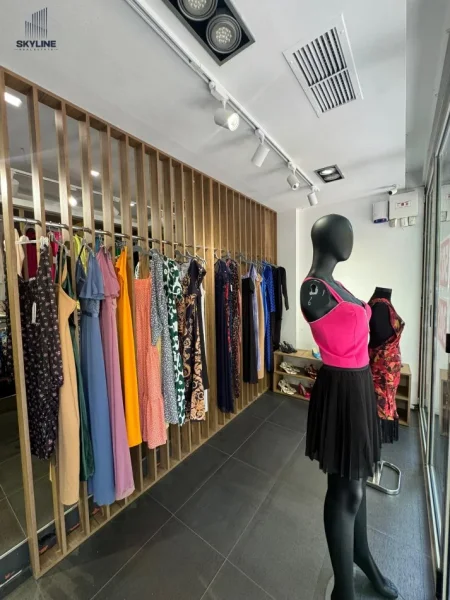 Tirane, shitet ambjent biznesi Kati 0, 84 m² 440.000 € (Sheshi Wilson)