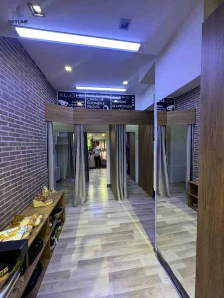 Tirane, shitet ambjent biznesi Kati 0, 84 m² 440.000 € (Sheshi Wilson)