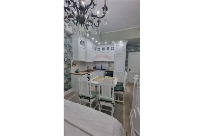 Tirane, jepet me qera garsonier 1+1 Kati 1, 40 m² 450 € (Jepet me Qira Garsonier afer QSUT)